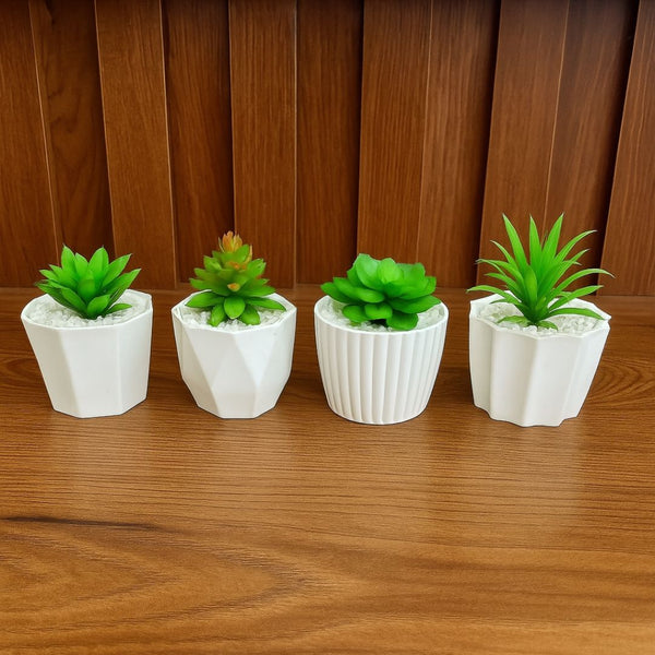 Mini vasos Urban Garden com suculentas artificiais em base de madeira clara

