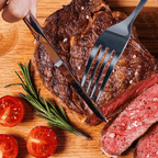 Talheres brilhantes com design sofisticado em maleta premium

