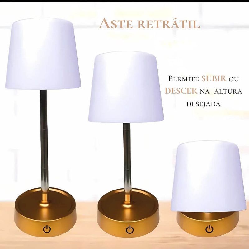 Abajur LED com luz quente em ambiente aconchegante de sala

