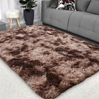 Ambiente aconchegante com tapete felpudo marrom estilo Pinterest

