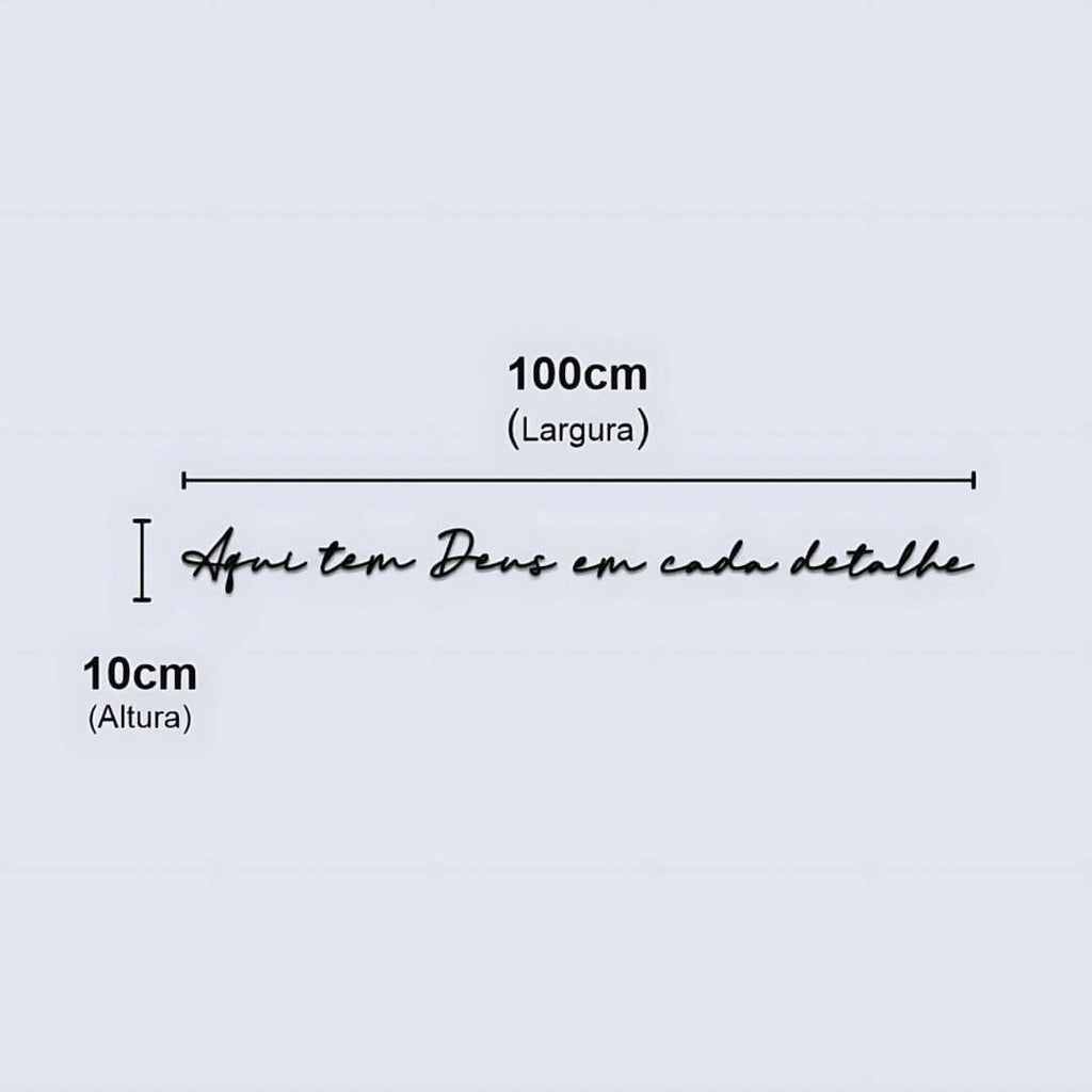 Ambiente decorado com quadro inspiracional Aqui tem Deus em Cada Detalhe