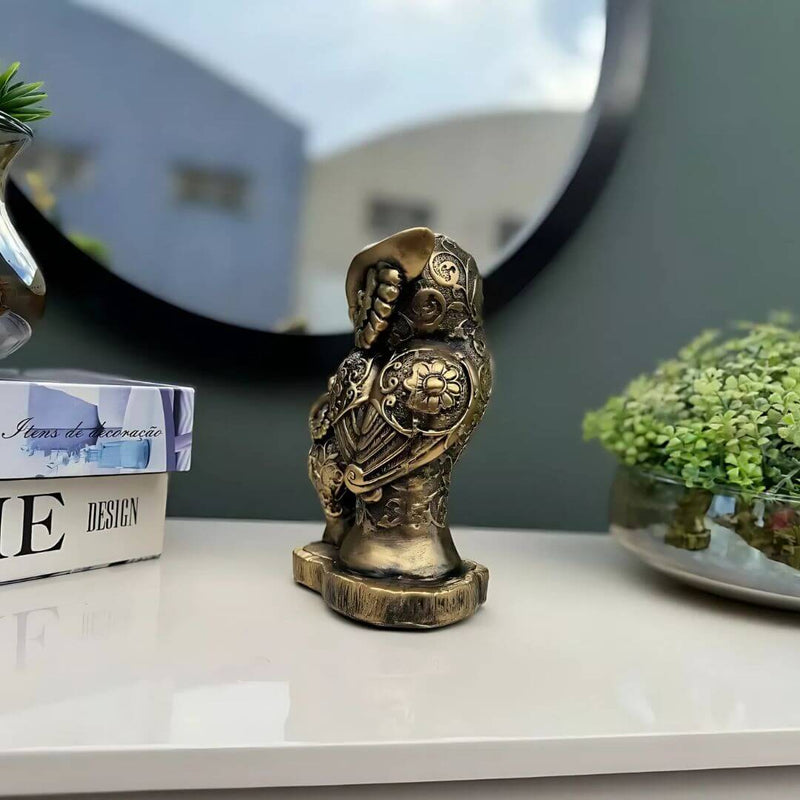 Corujas decorativas feitas à mão em ambiente contemporâneo

