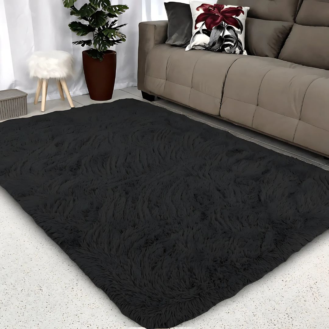 Tapete preto decorativo em ambiente iluminado e moderno

